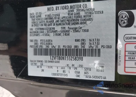 2005 Ford Mustang V6 Deluxe/V6 Premium z USA, uszkodzony, nr VIN 1ZVFT80N155258398